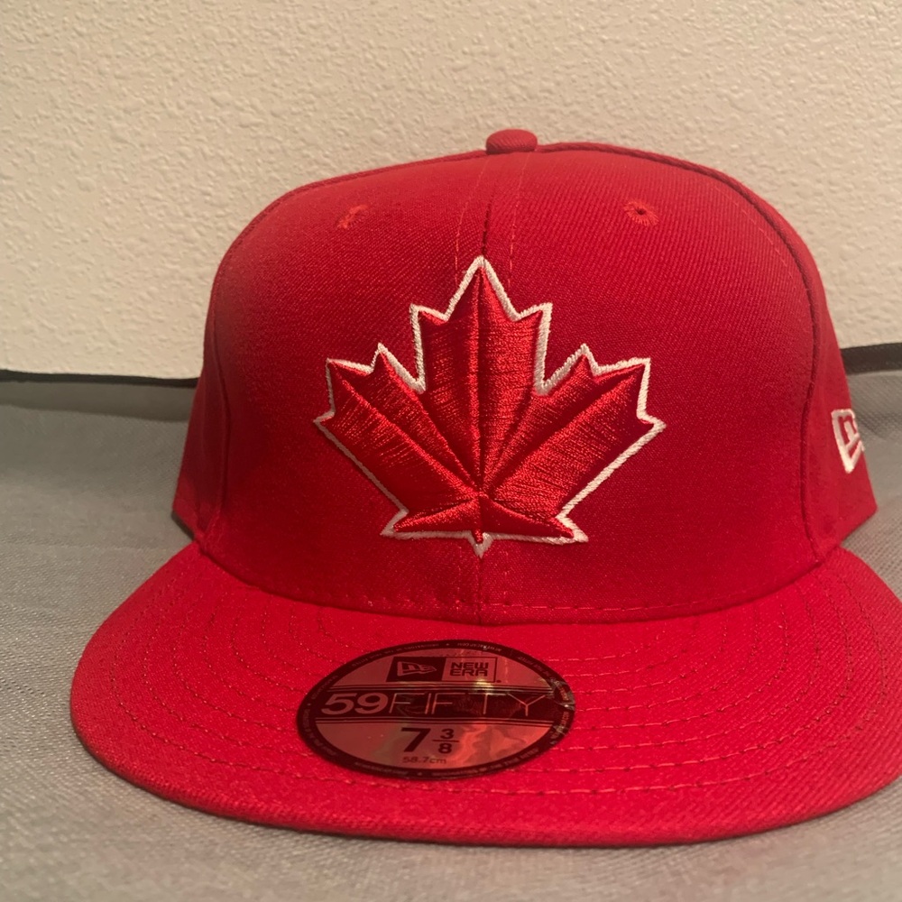 Toronto Blue Jays New Era 59FIFTY Cap with Maple Leaf